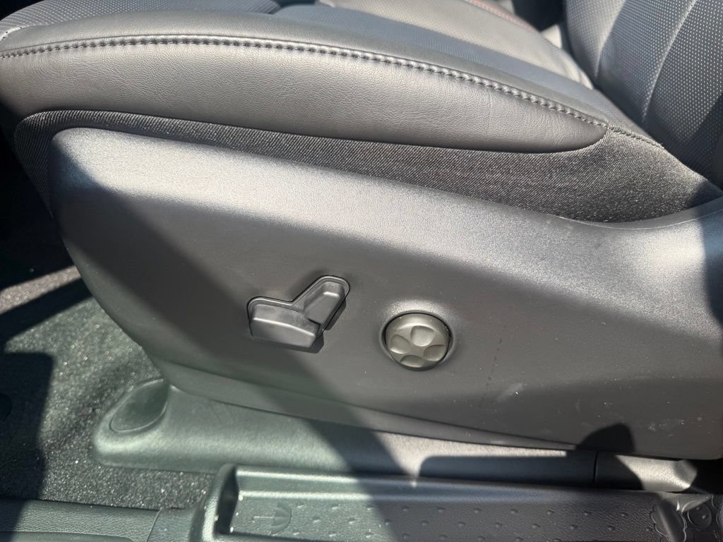 New 2027 Chrysler Pacifica Select FWD image 13