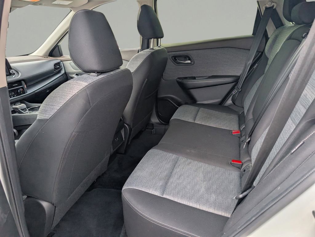 Used 2023 Nissan Rogue SV FWD image 14