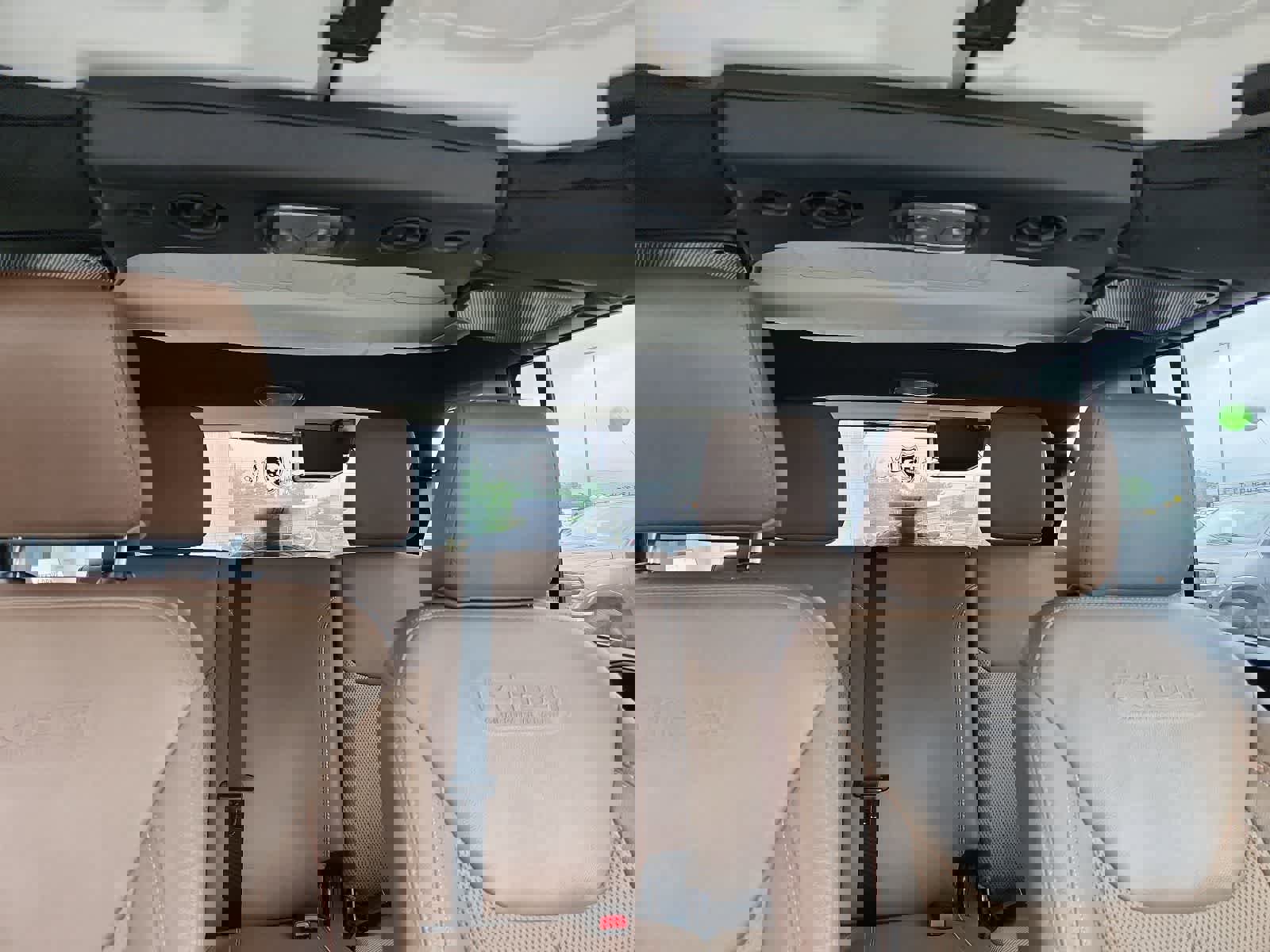 Used 2016 Jeep Wrangler Unlimited Sahara AWD/4WD image 19