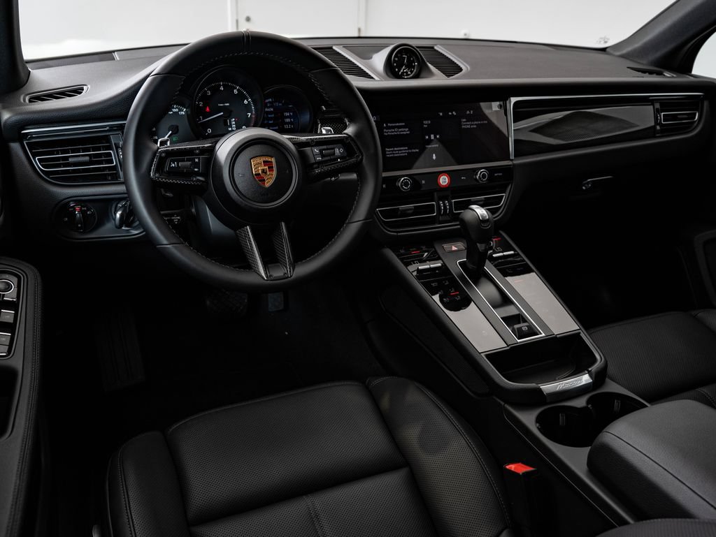 New 2026 Porsche Macan AWD/4WD image 4