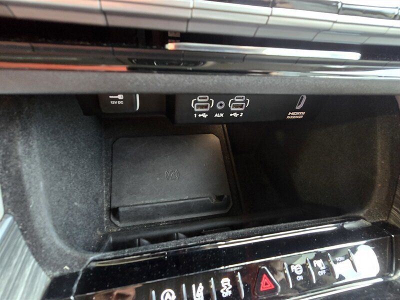 Used 2023 Jeep Wagoneer Series III w/ Premium Group I AWD/4WD image 24