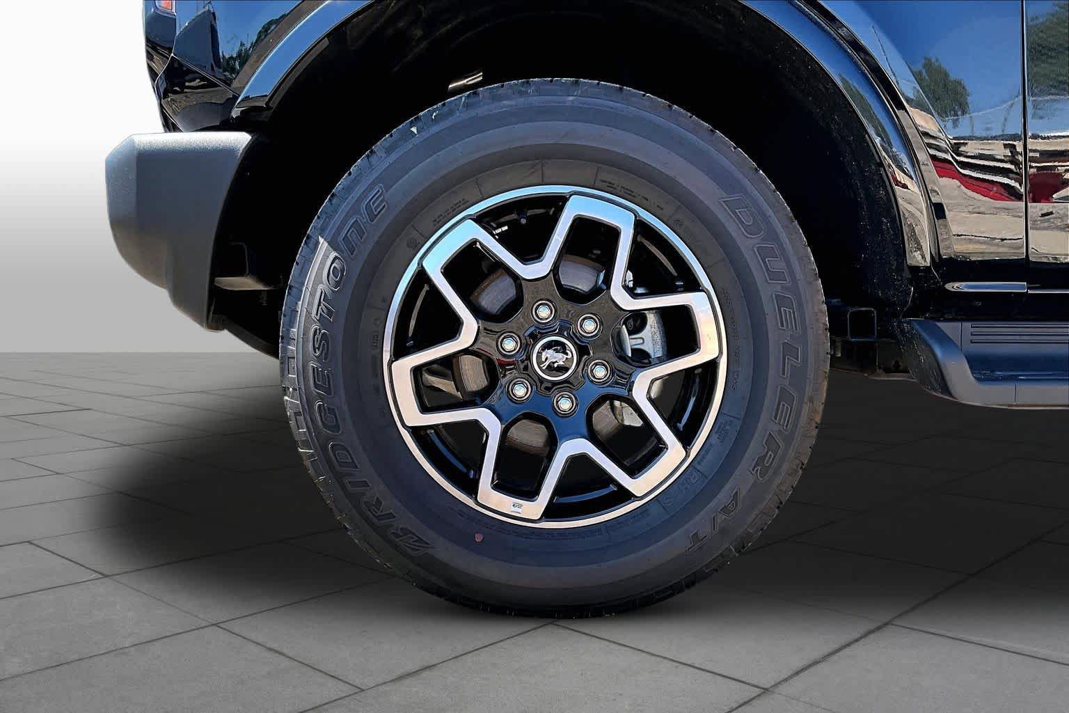 Used 2025 Ford Bronco Outer Banks AWD/4WD image 11