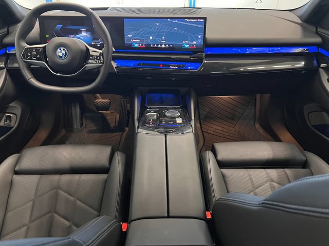 Used 2026 BMW i5 eDrive40 AWD/4WD image 23