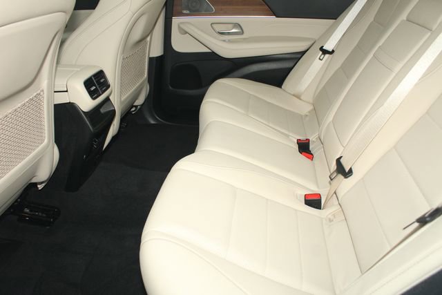 Used 2023 Mercedes-Benz GLE 350 4MATIC w/ AMG Line Exterior image 5