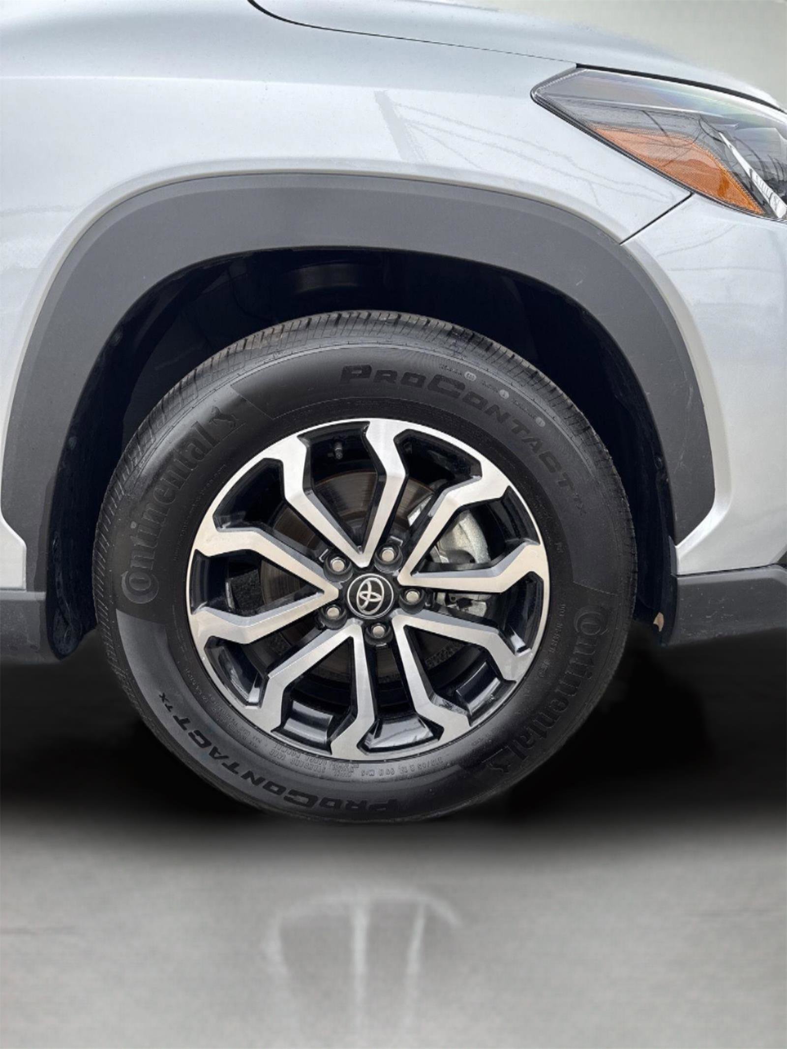 Used 2025 Toyota Corolla Cross AWD Hybrid image 15