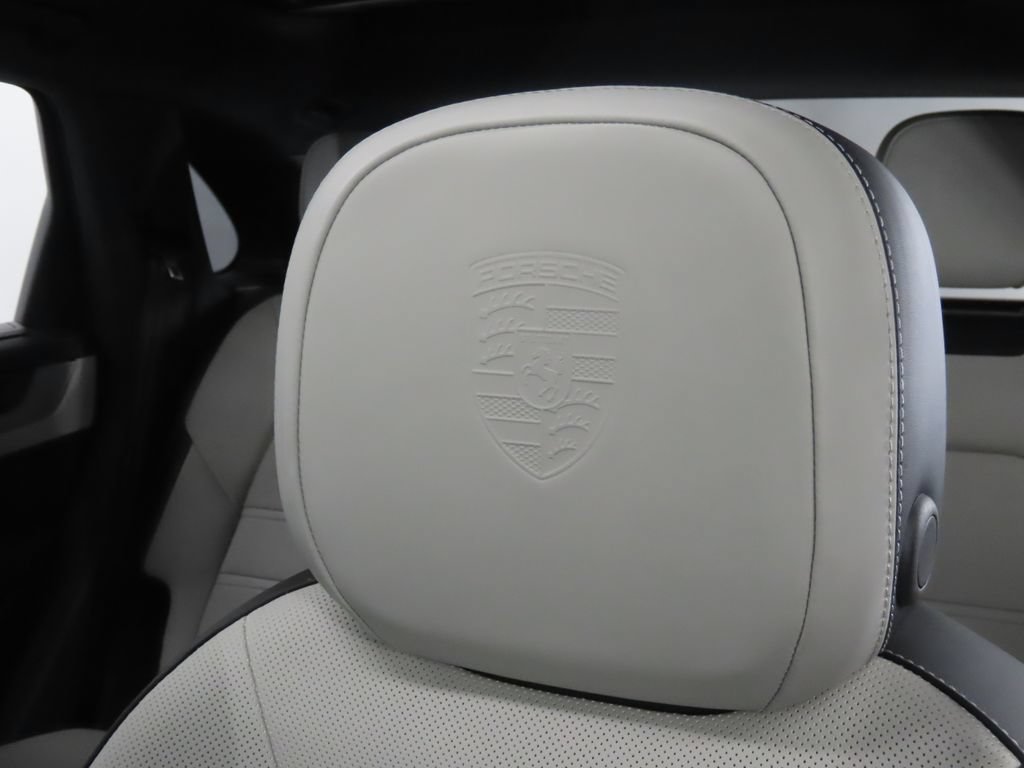 Certified 2026 Porsche Cayenne E-Hybrid AWD/4WD image 41