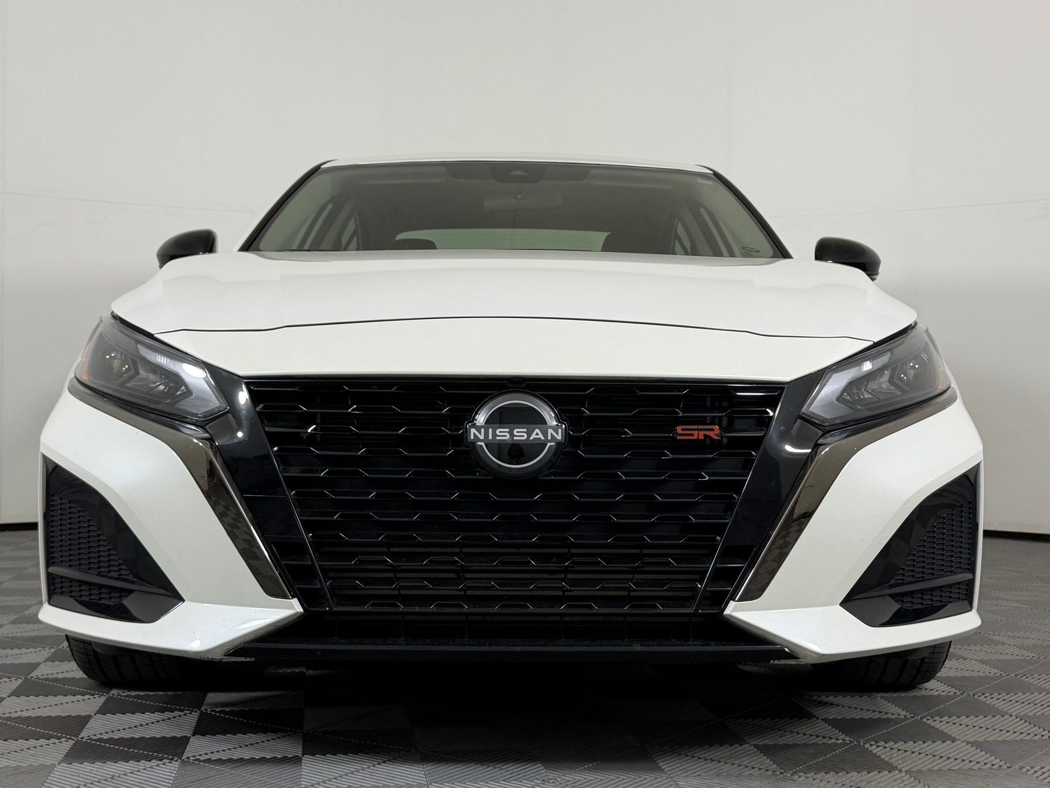 Used 2024 Nissan Altima 2.0 SR image 6