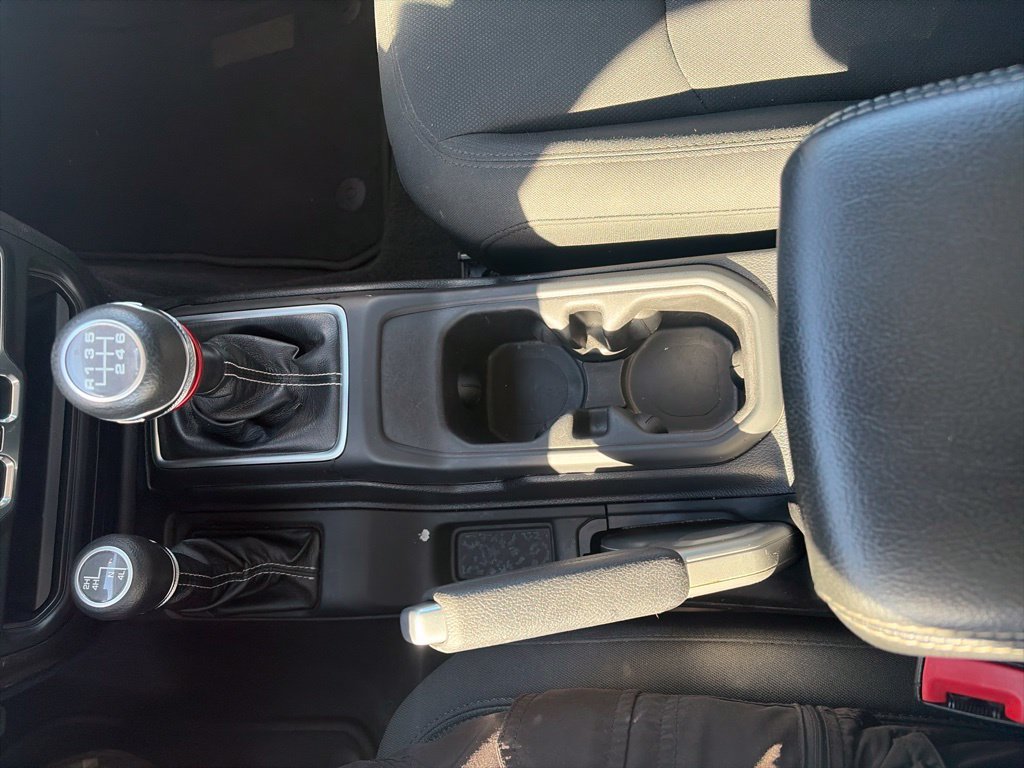 Used 2018 Jeep Wrangler Unlimited Sahara AWD/4WD image 24
