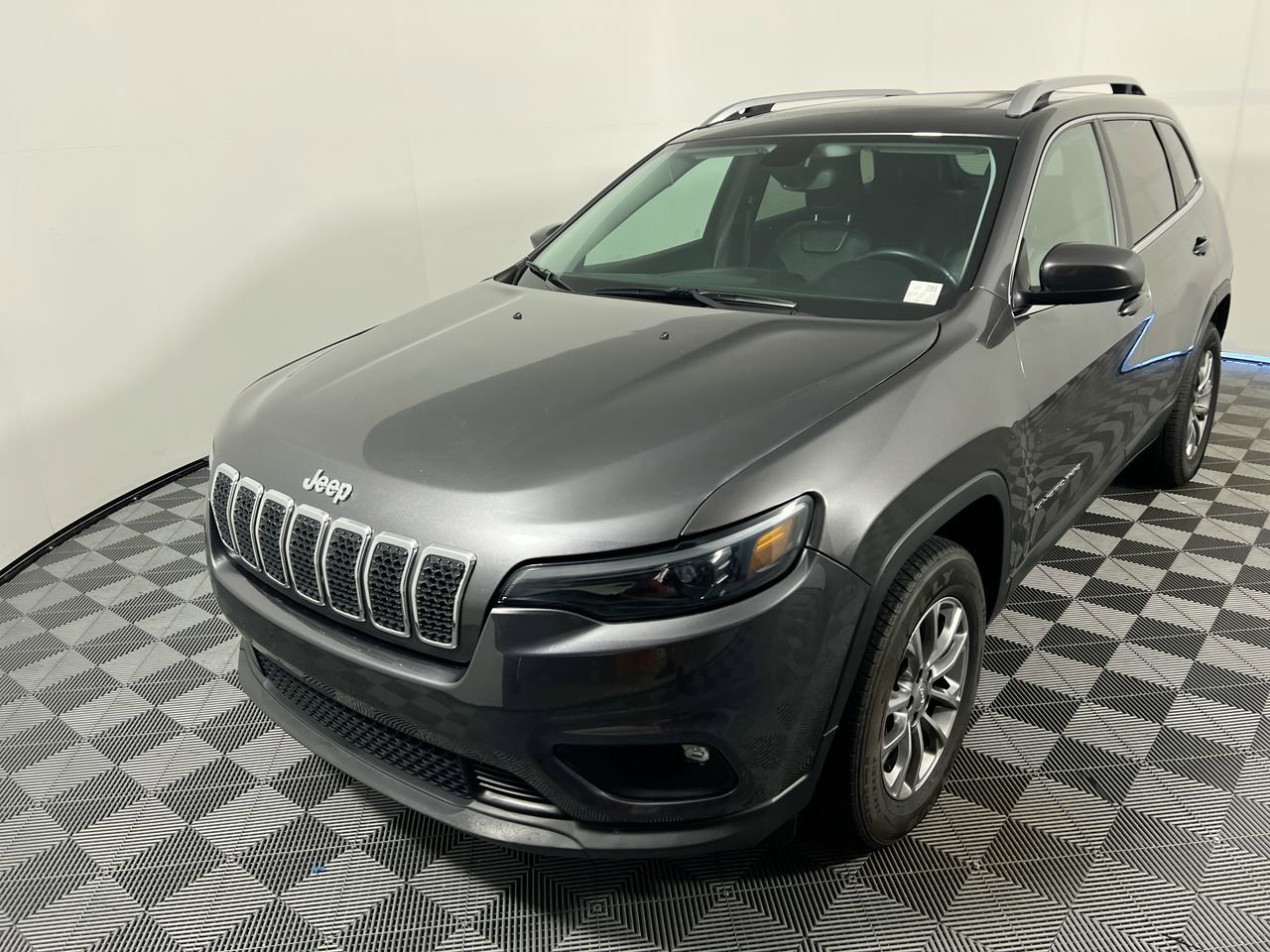Used 2019 Jeep Cherokee Latitude Plus w/ Comfort/Convenience Group AWD/4WD image 7