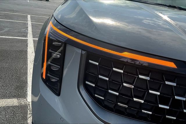 Certified 2025 Kia Carnival SX Prestige image 33