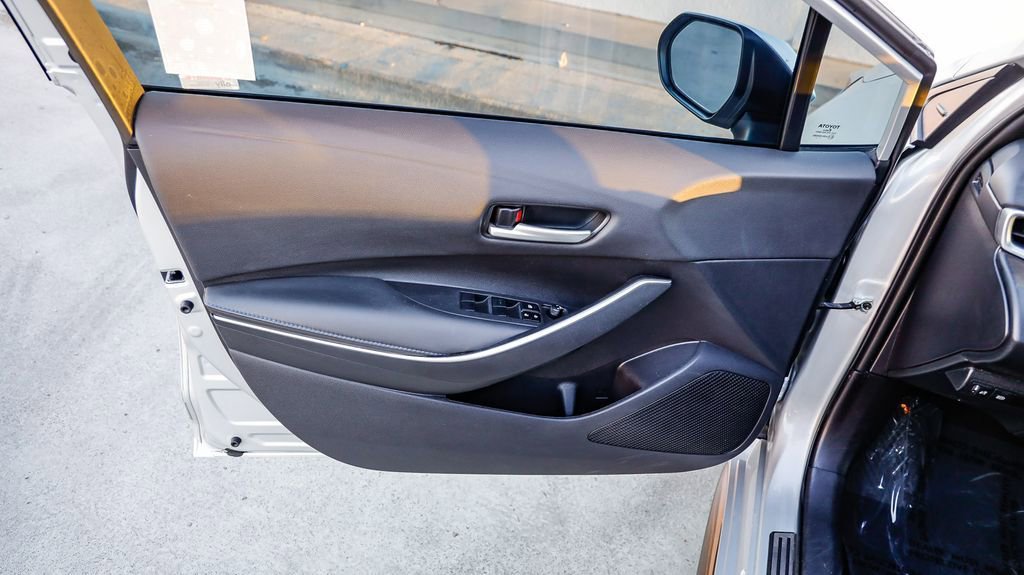 Used 2022 Toyota Corolla SE w/ Carpet Mat Package (TMS) image 24