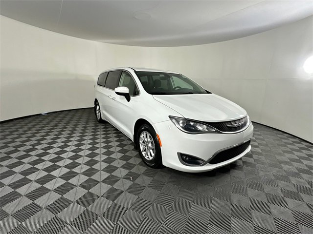 Certified 2017 Chrysler Pacifica Touring Plus image 3