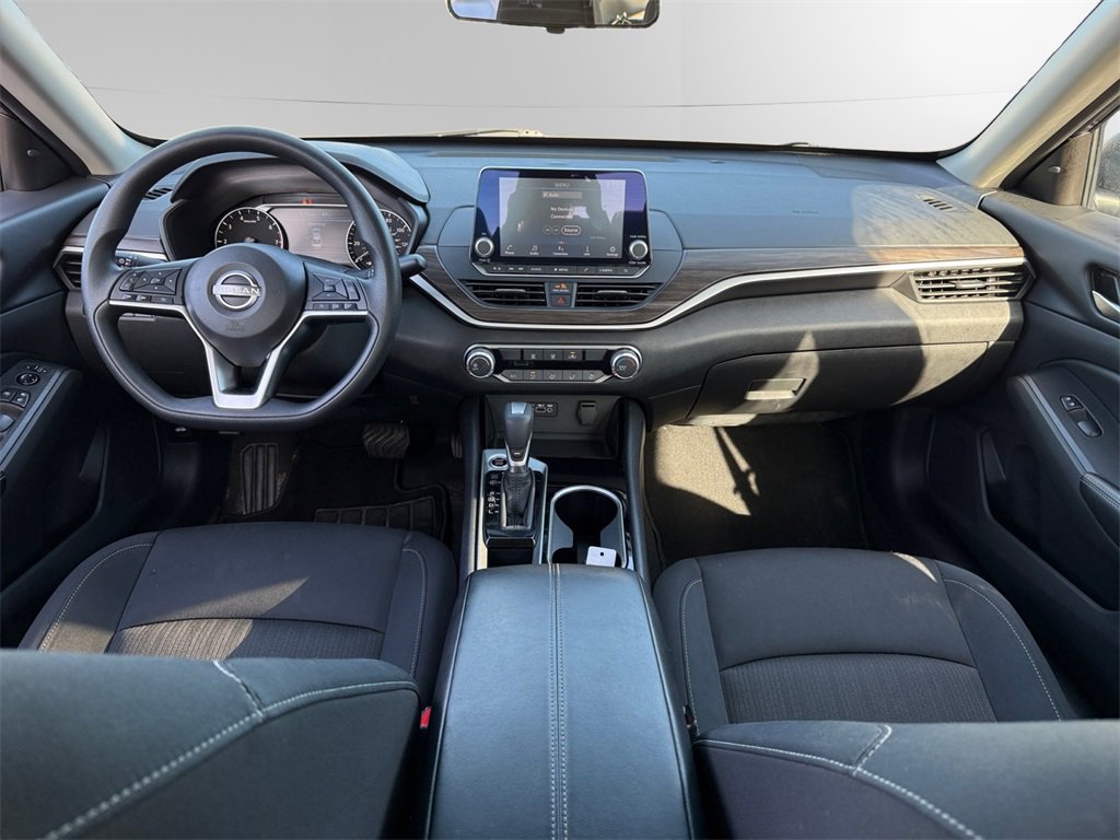 Used 2024 Nissan Altima 2.5 SV image 10