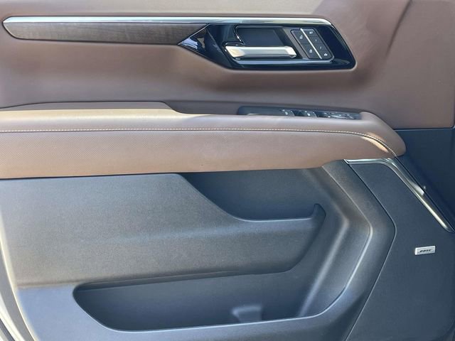 Used 2025 Chevrolet Tahoe High Country w/ Sun And Tow Package AWD/4WD image 12