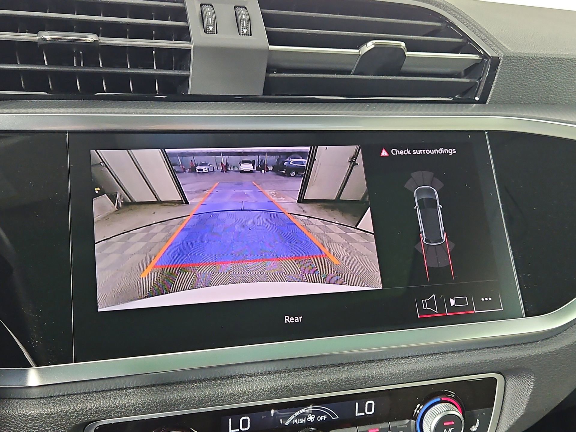 Certified 2025 Audi Q3 2.0T Premium w/ Convenience Package image 32