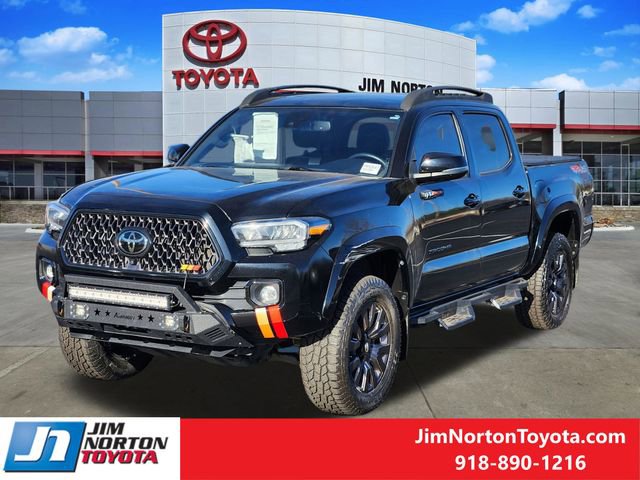 Used 2022 Toyota Tacoma Limited w/ Nightshade Package image 3