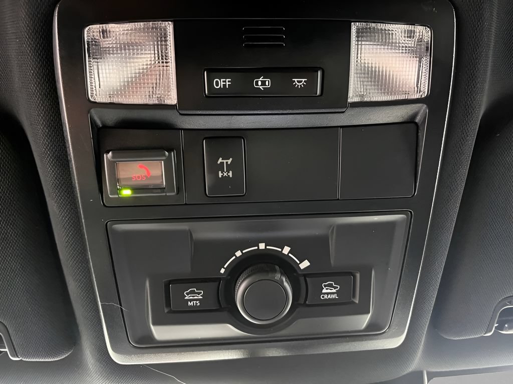 Used 2021 Toyota Tacoma TRD Off-Road w/ Technology Package AWD/4WD image 18