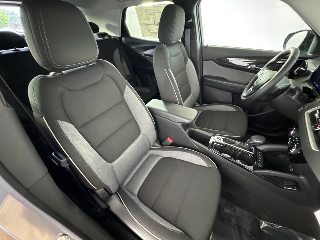 New 2026 Chevrolet TrailBlazer LT w/ Midnight Edition AWD/4WD image 34