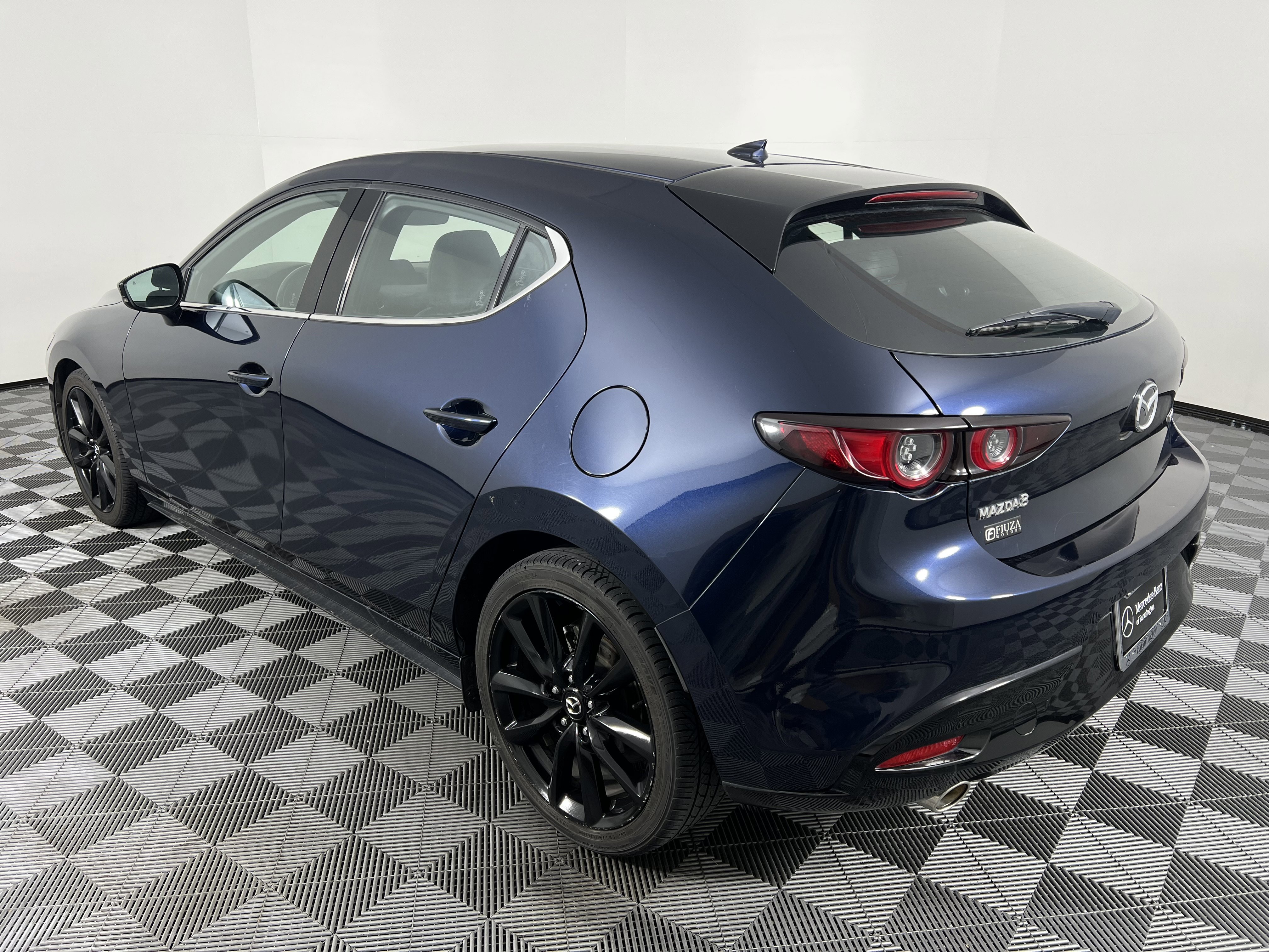 Used 2019 MAZDA MAZDA3 Hatchback w/ Premium Package image 11