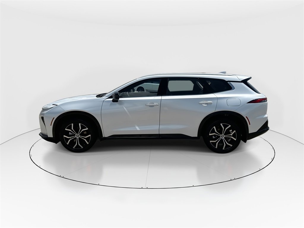 New 2025 Toyota Crown Signia image 5