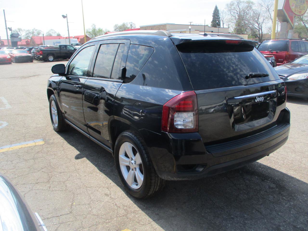 Used 2017 Jeep Compass Sport w/ Power Value Group FWD image 4