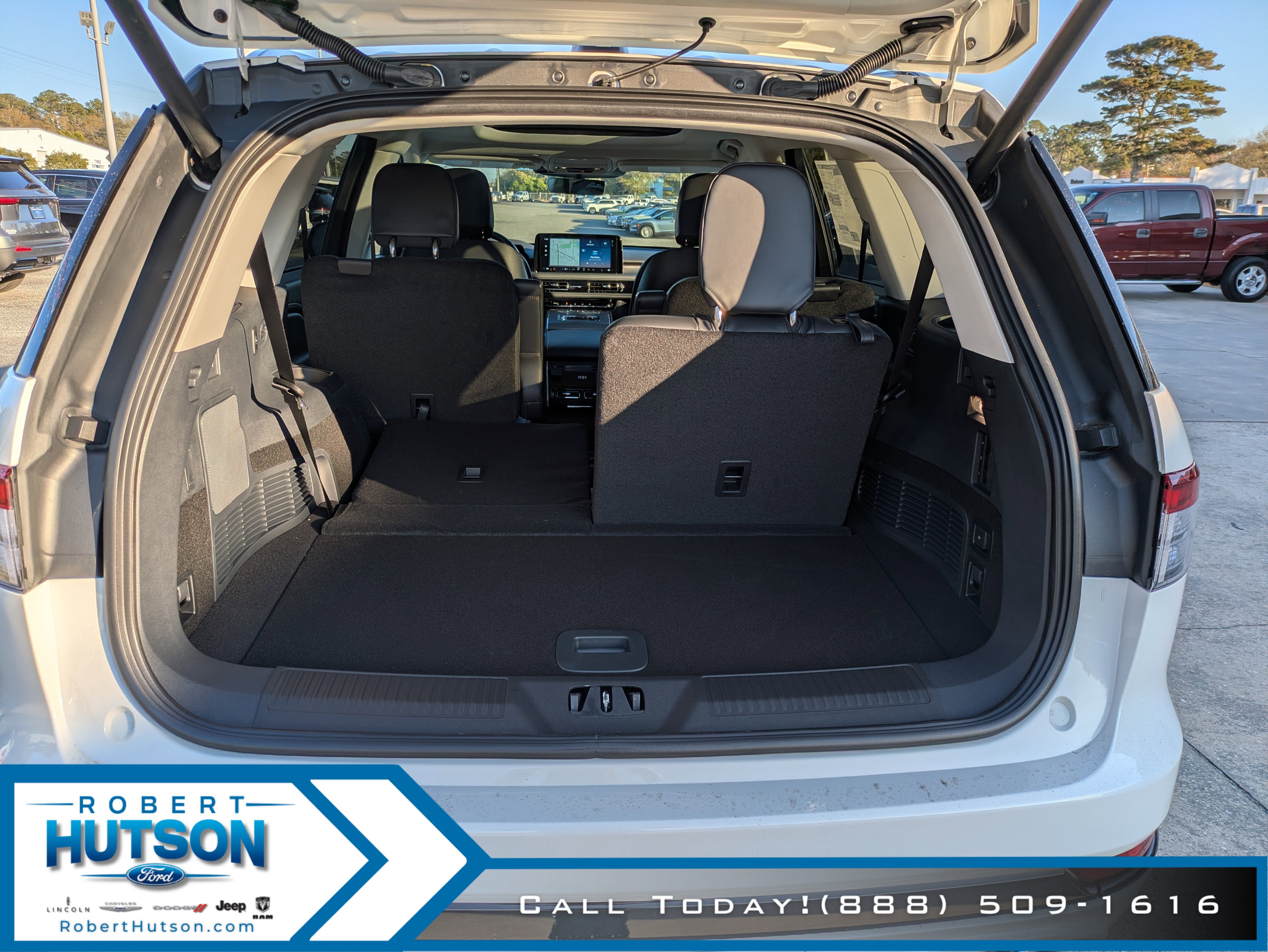 New 2026 Lincoln Aviator Premiere image 11