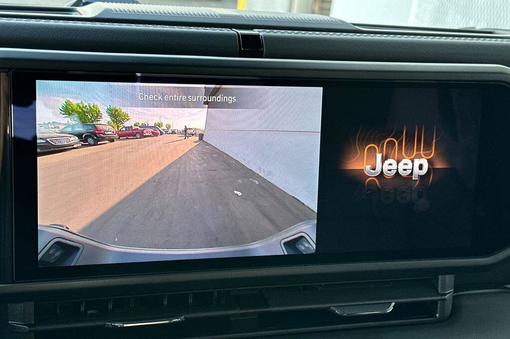 New 2026 Jeep Gladiator Sport AWD/4WD image 18