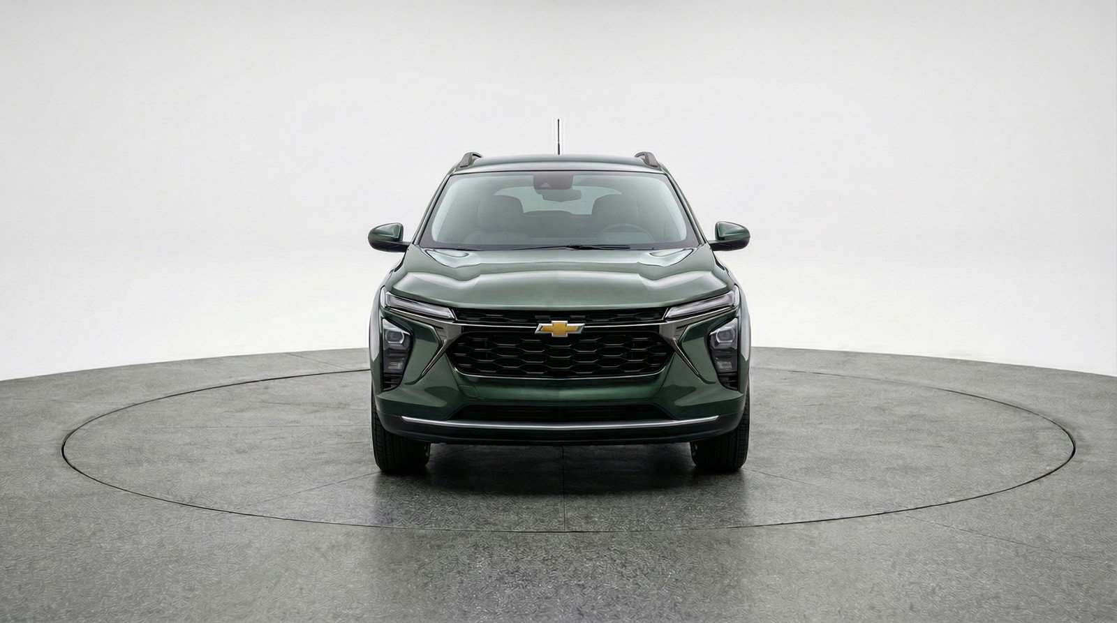 Used 2025 Chevrolet Trax LT FWD image 2