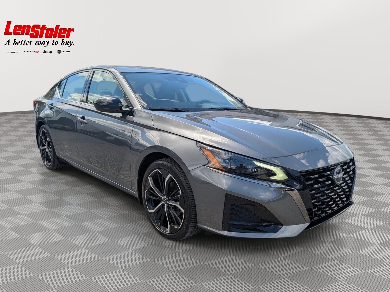 Used 2025 Nissan Altima 2.5 SR w/ SR Premium Package FWD image 7