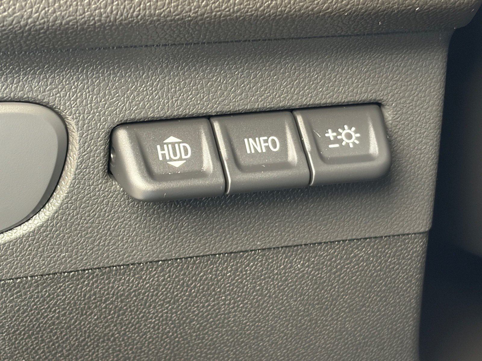 Used 2023 Buick Envision Avenir FWD image 21