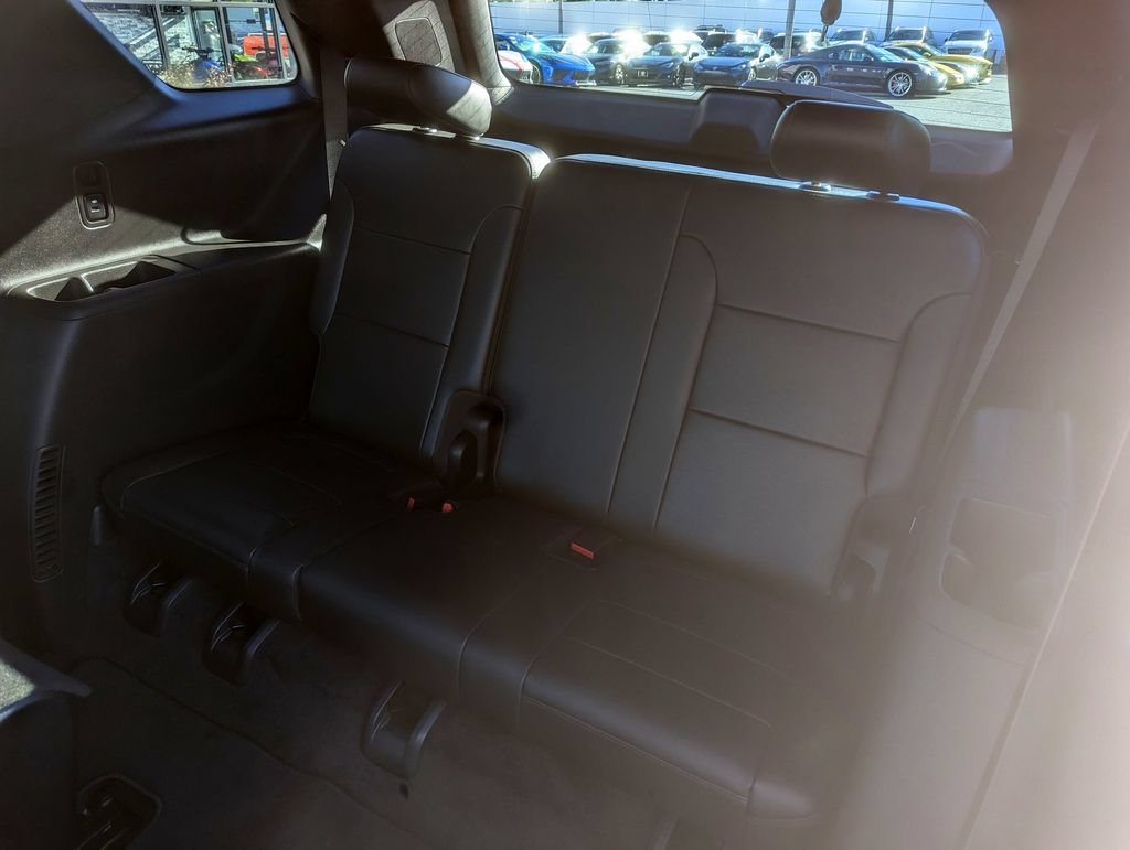 Used 2022 Chevrolet Traverse High Country AWD/4WD image 41