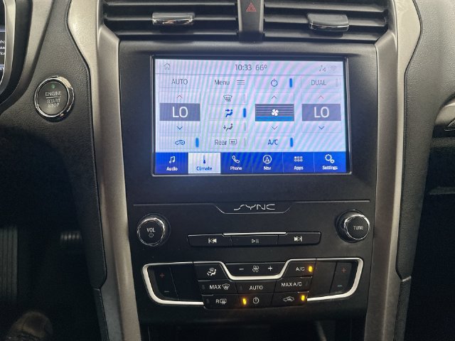 Used 2020 Ford Fusion SE FWD image 25