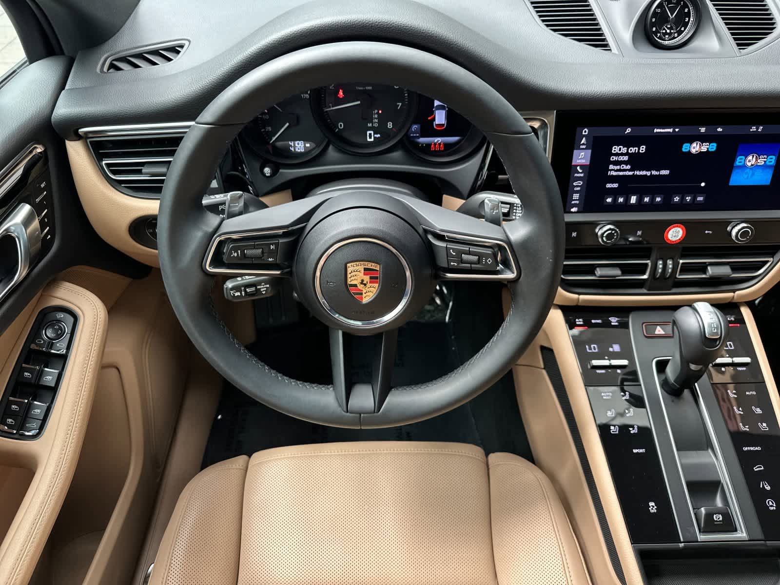 Certified 2025 Porsche Macan AWD/4WD image 15