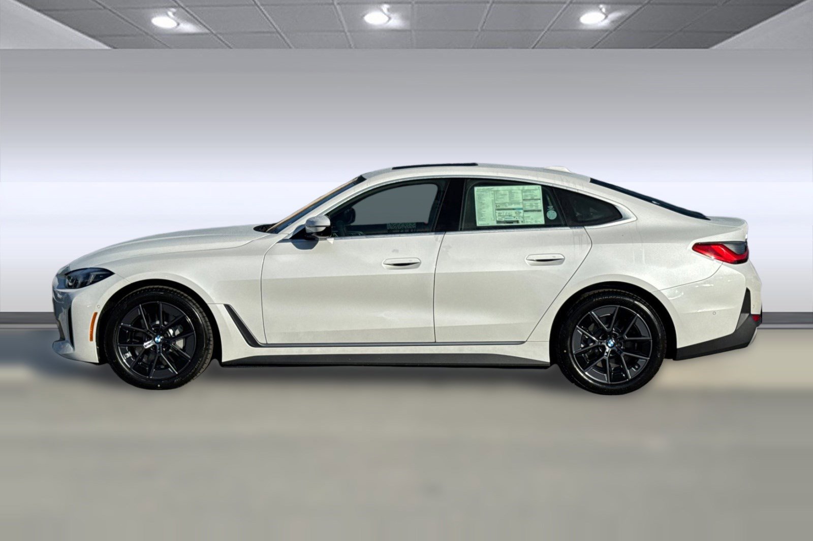 Used 2025 BMW i4 xDrive40i image 2