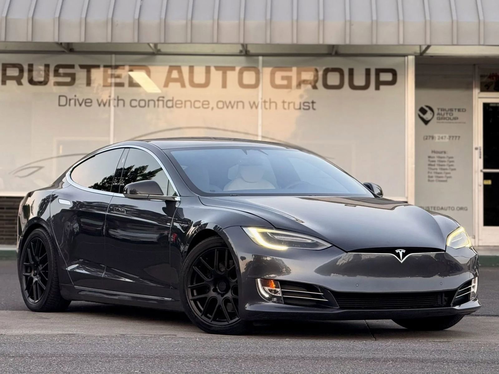 Used 2019 Tesla Model S Long Range AWD/4WD image 2