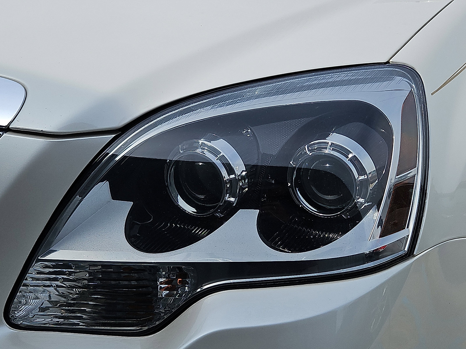 Used 2011 GMC Acadia SLT image 4