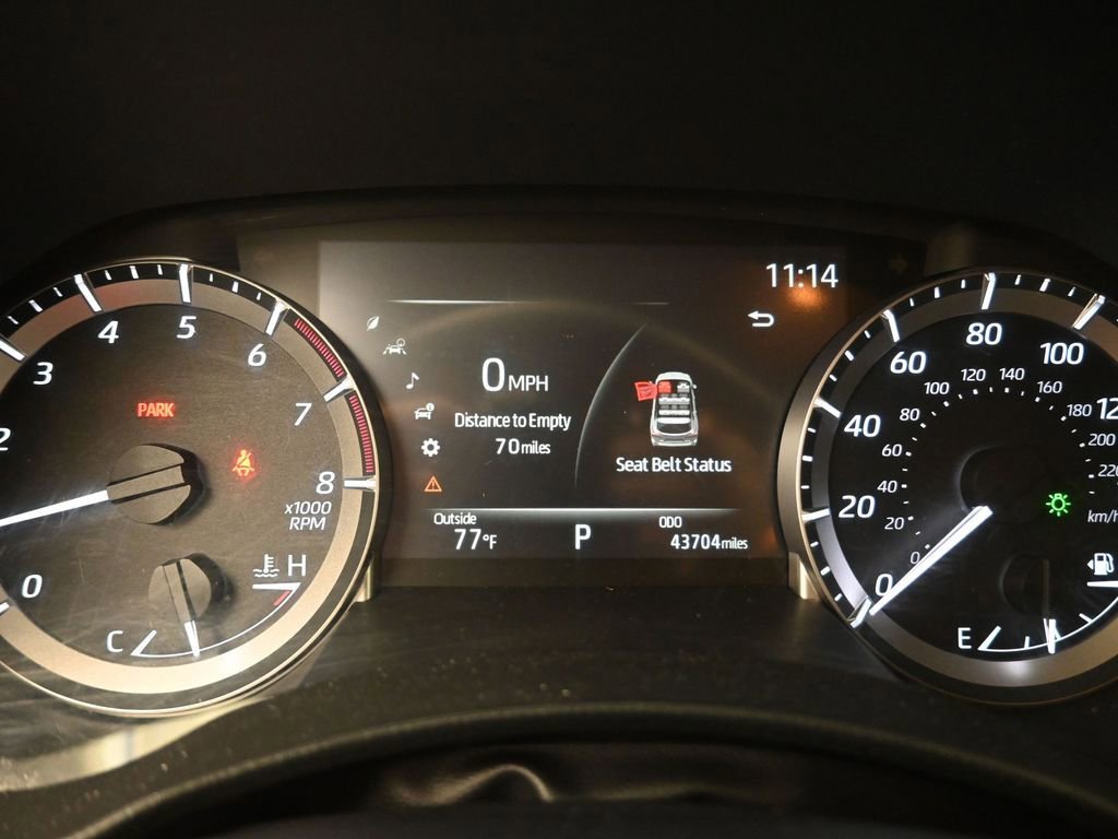 Used 2023 Toyota Highlander LE FWD image 7