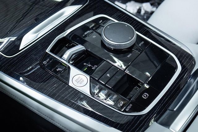 New 2026 BMW X5 xDrive40i w/ M Sport Package image 19