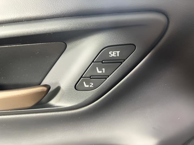 Used 2025 Toyota Crown Signia image 26