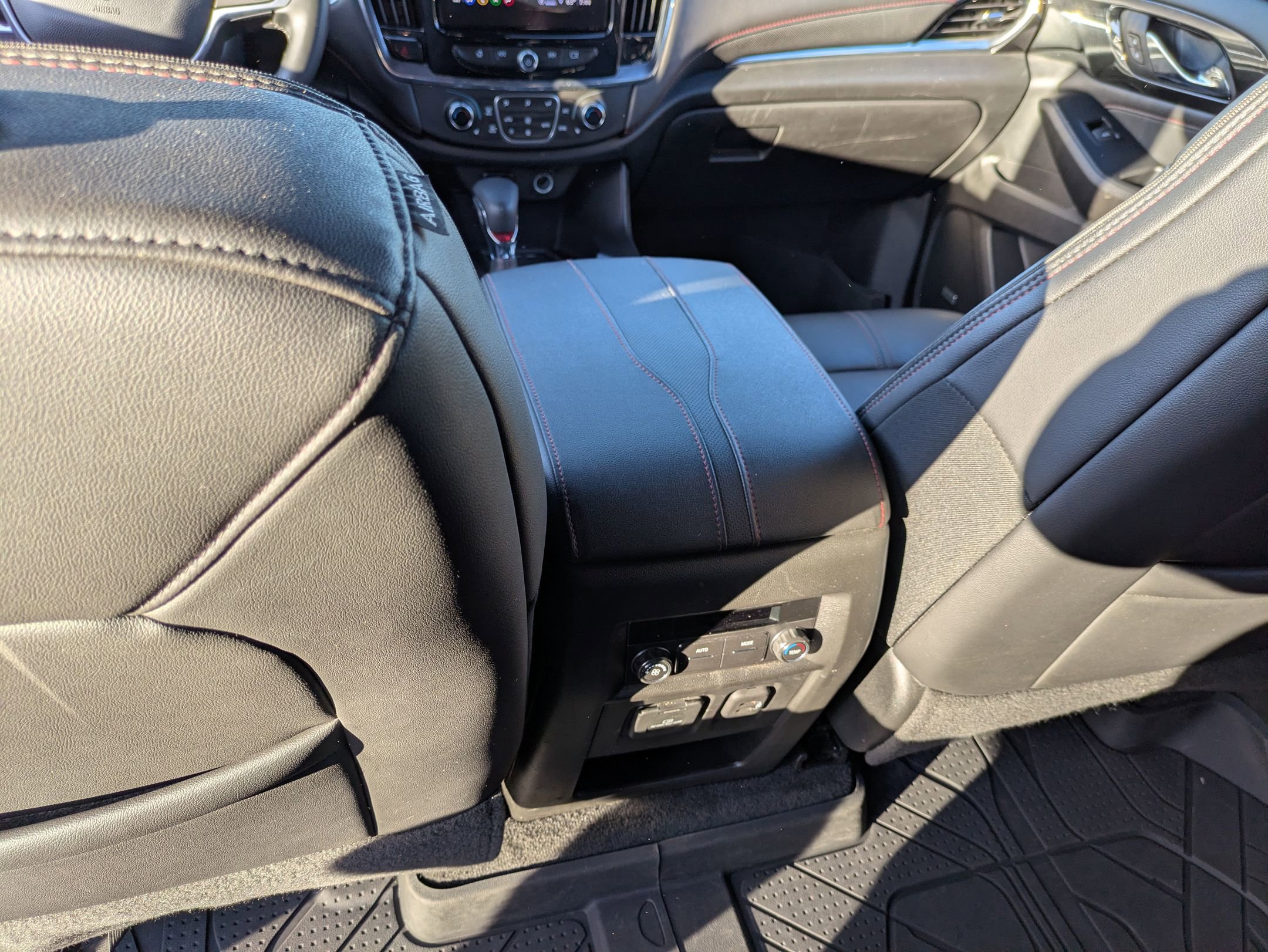 Used 2023 Chevrolet Traverse RS FWD image 32