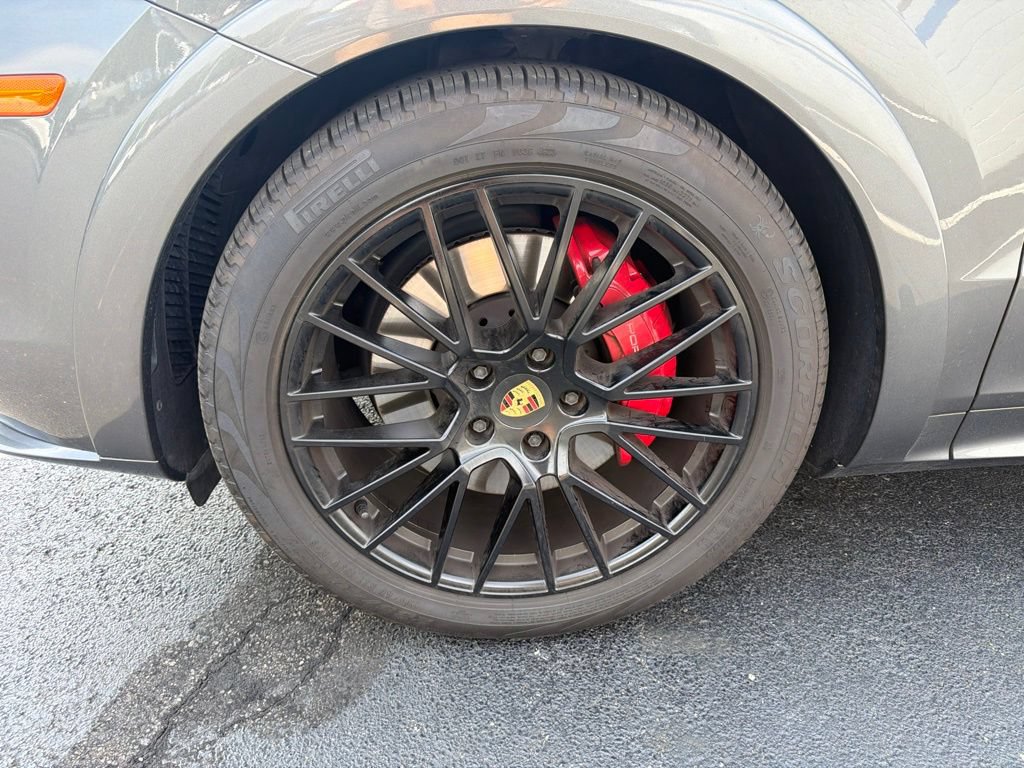 Used 2023 Porsche Cayenne GTS AWD/4WD image 10
