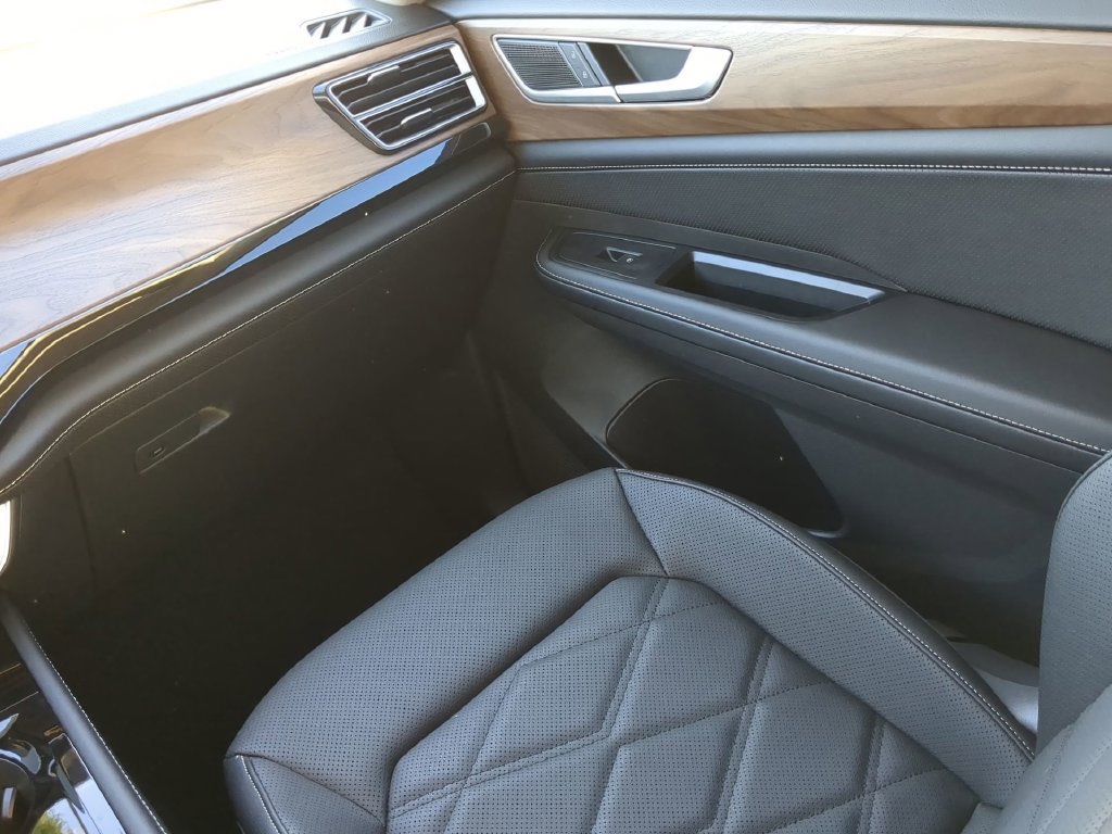 New 2026 Volkswagen Atlas SE FWD image 17