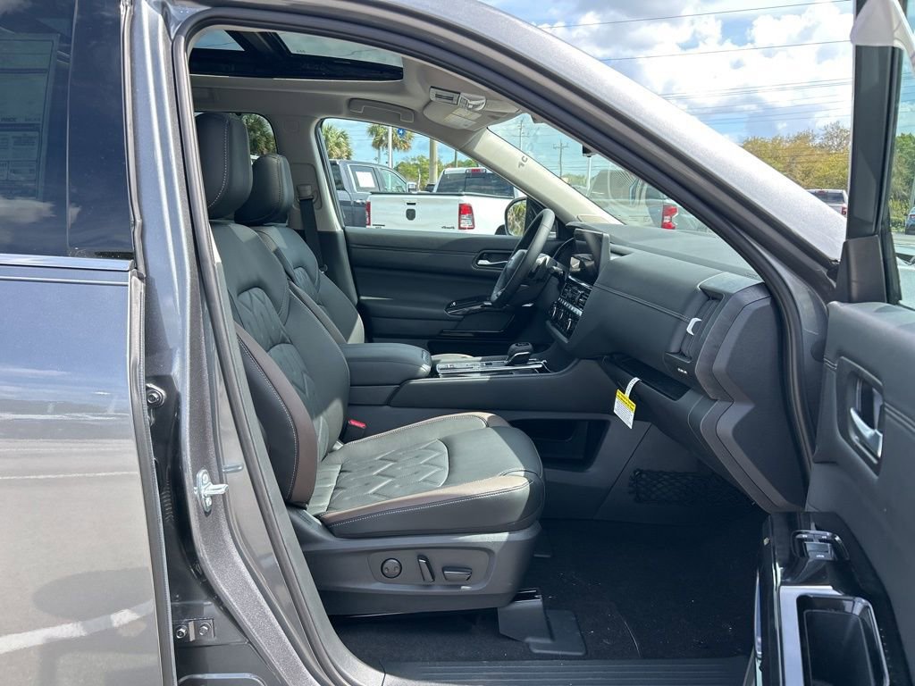 New 2026 Nissan Pathfinder Platinum w/ Cargo Package image 43