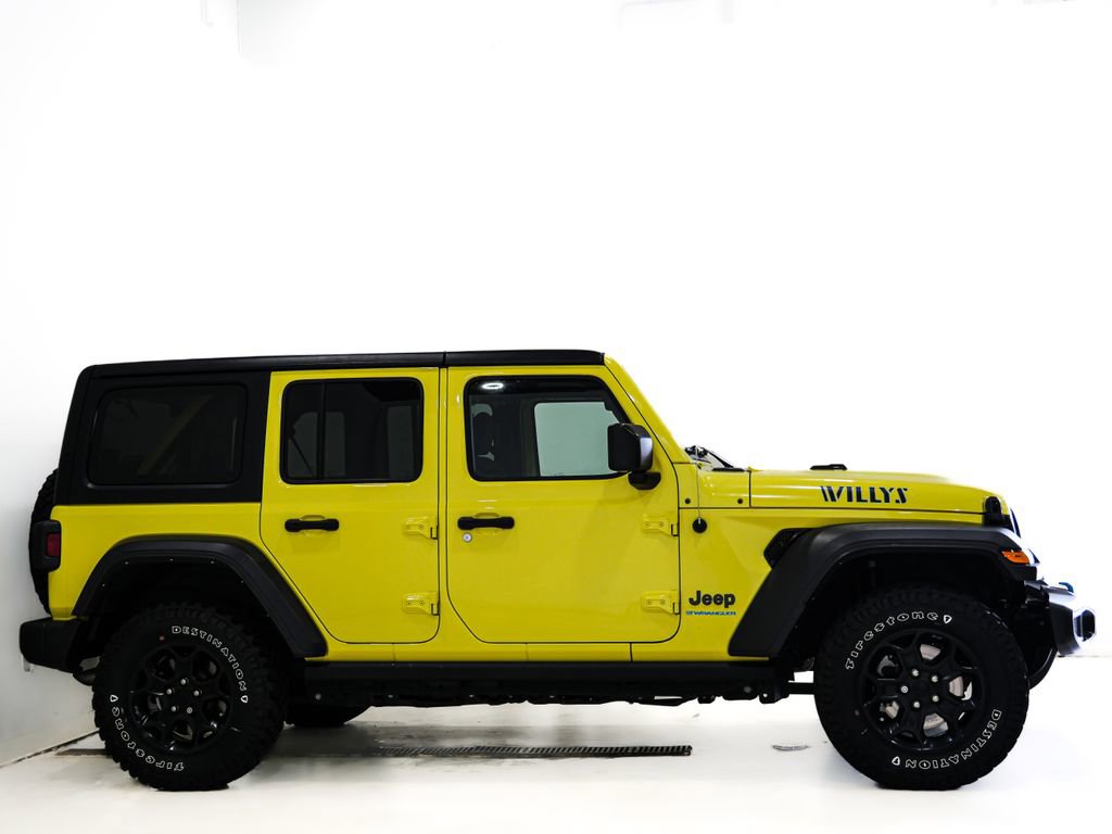 Used 2023 Jeep Wrangler Unlimited w/ Cold Weather Group AWD/4WD image 5