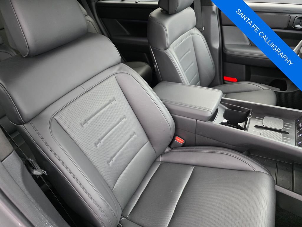 Used 2025 Hyundai Santa Fe Calligraphy FWD image 31