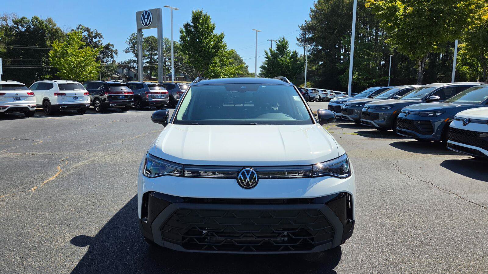 New 2027 Volkswagen Taos SE FWD image 7