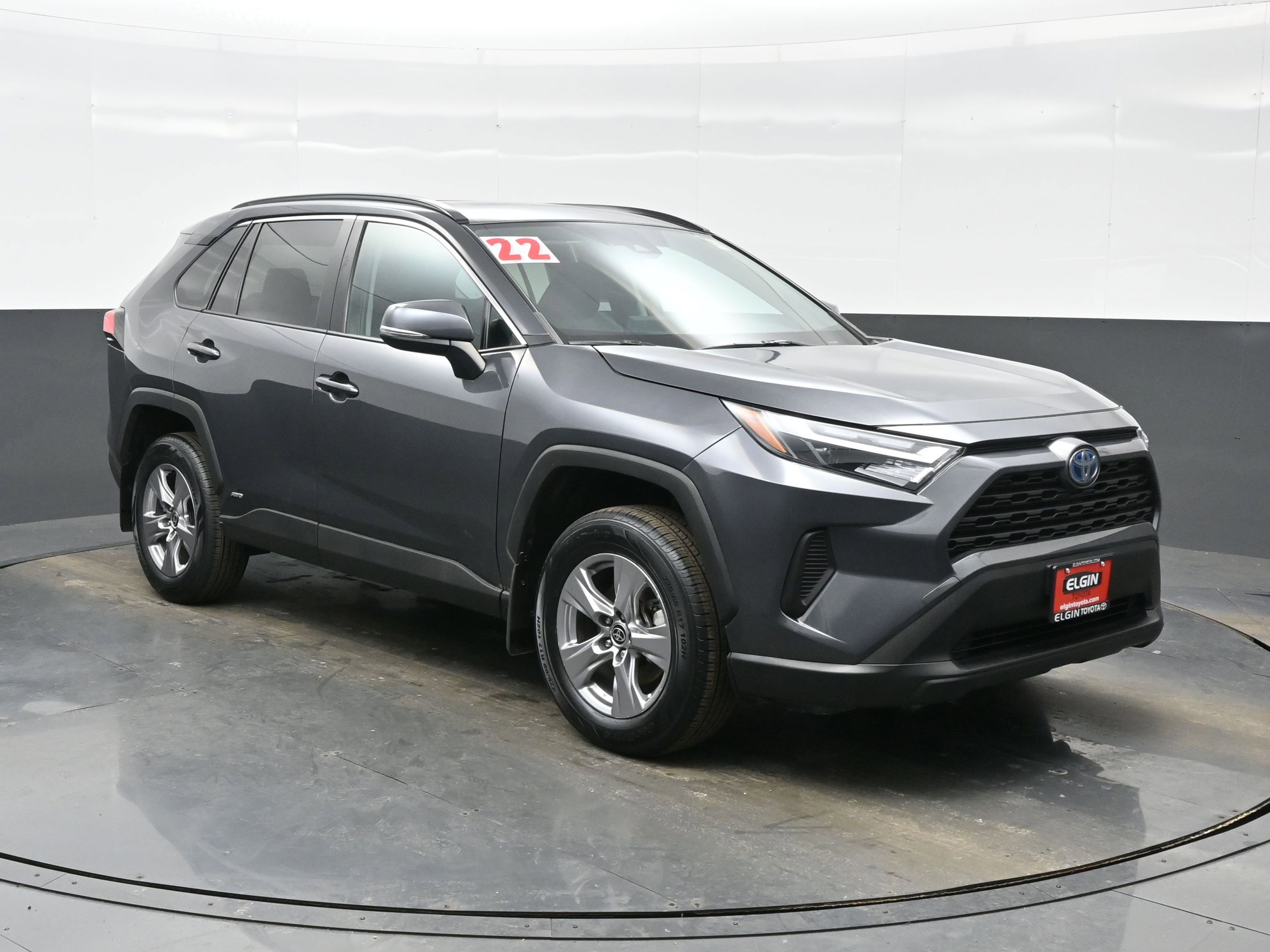 Used 2022 Toyota RAV4 XLE w/ Convenience Package image 8