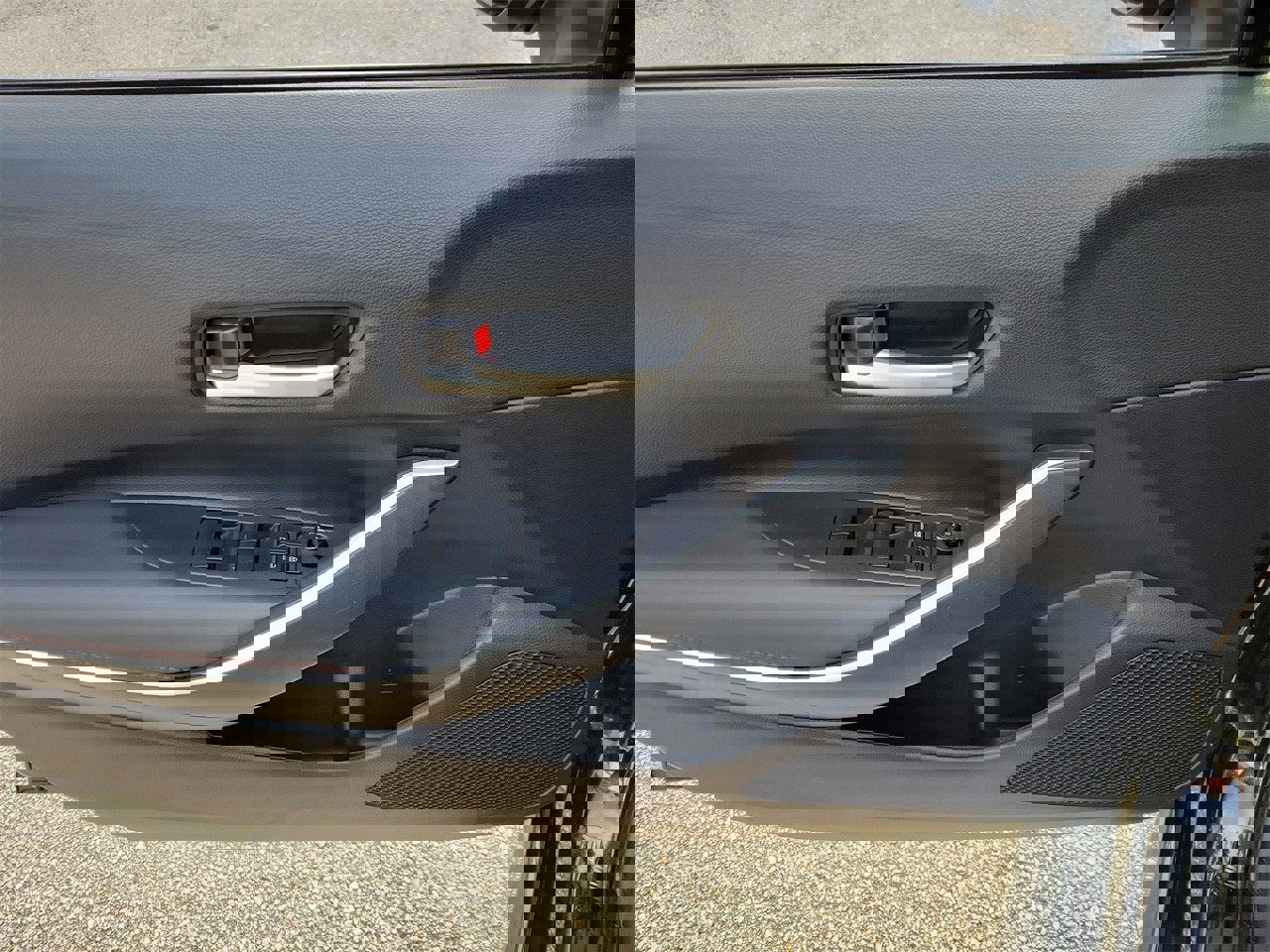 Used 2023 Toyota Corolla SE image 13