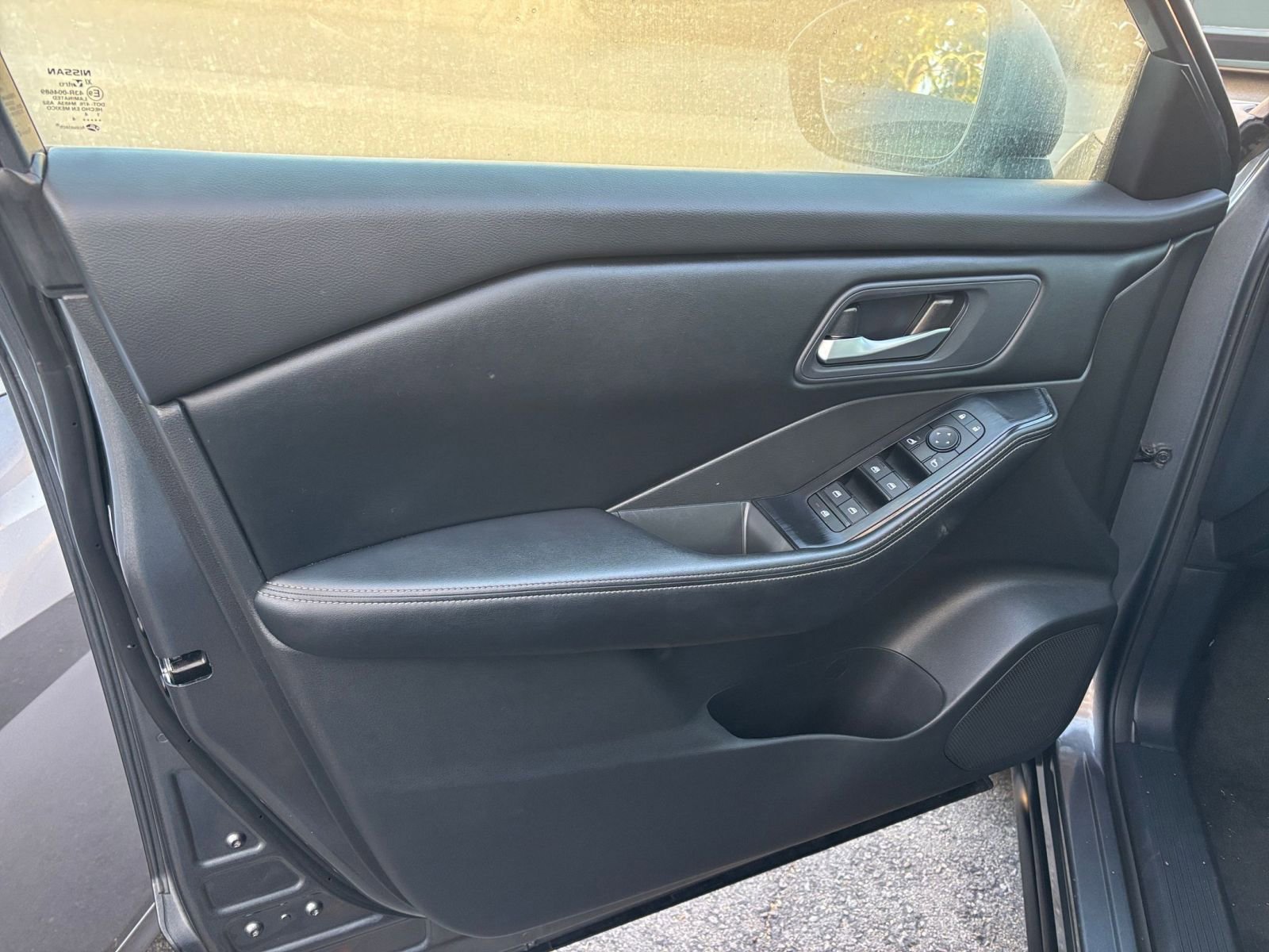 Used 2024 Nissan Rogue SV image 20