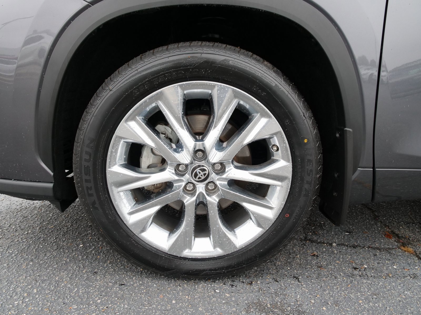 Used 2023 Toyota Highlander Limited image 14